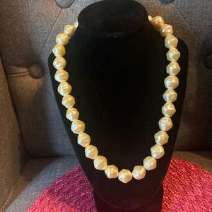 Vintage chunky faux baroque Pearl necklace